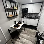 Leopardi House 3 *
