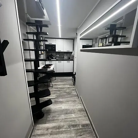 Leopardi House 3 Апартаменты *